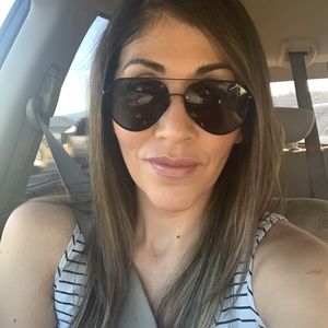 Meet your Posher, Noemi